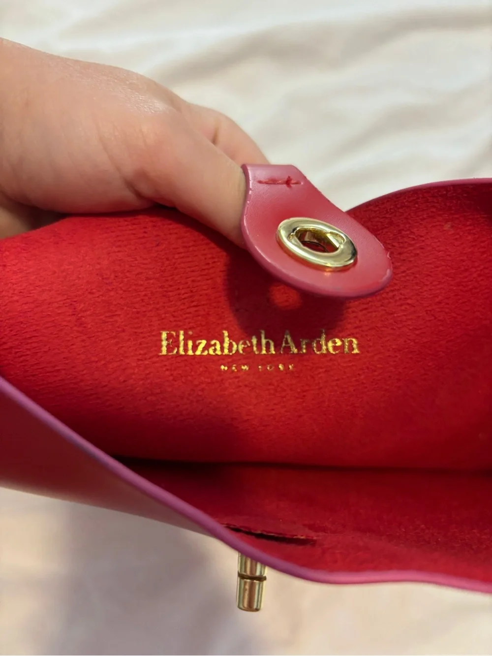 Elizabeth Arden red bucket