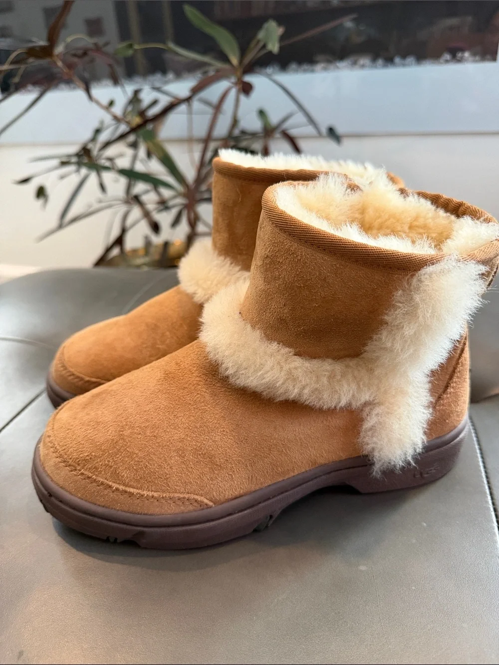 UGG Sunburst Mini Boot Womens (S/N 1130728)