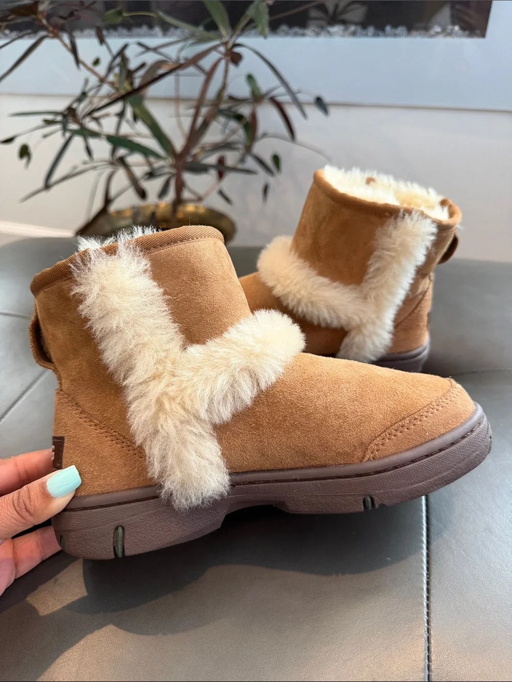 UGG Sunburst Mini Boot Womens (S/N 1130728)